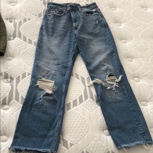 Abercrombie and Fitch natural rise ankle straight